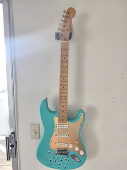Fender Squier Stratocaster 40th Anniversary.