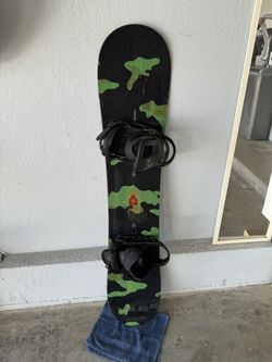 Burton Nug Camo Snowboard + Cartel EST Bindings + Burton Boots