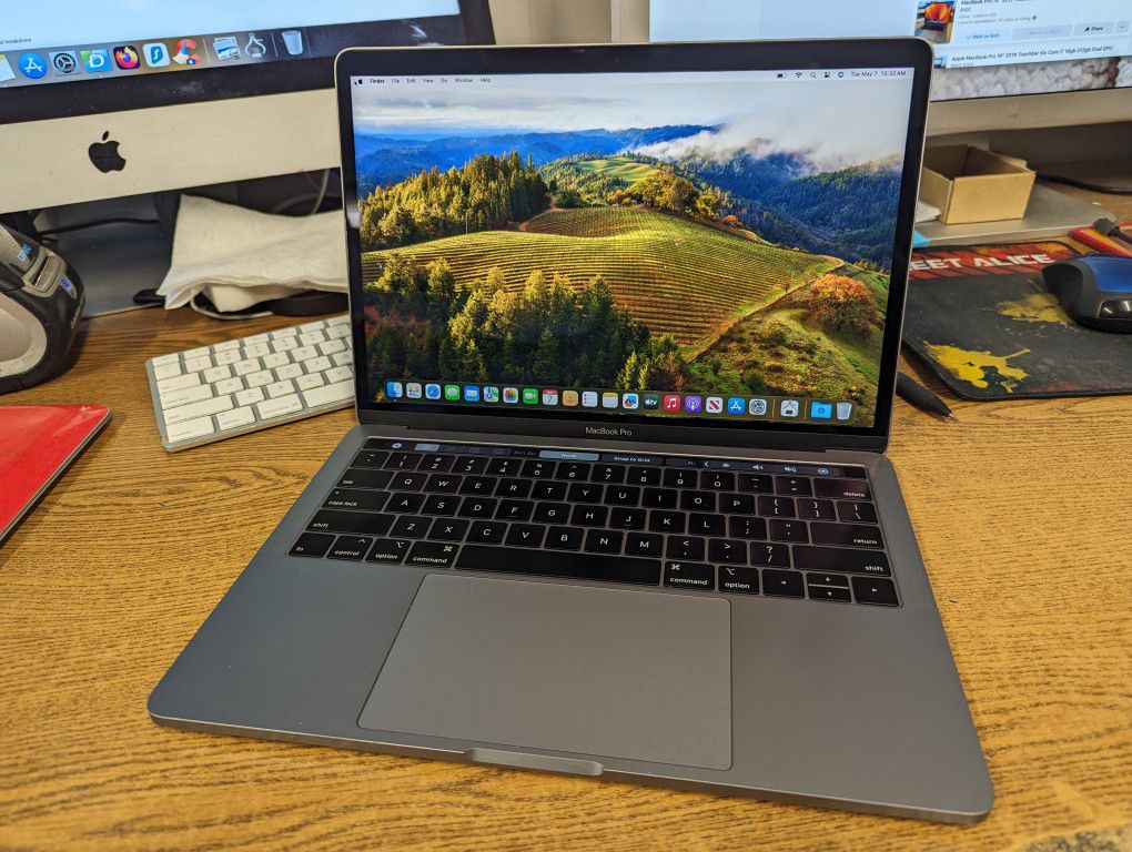 MacBook Pro 13" 2019 Touchbar Quad Core i7 16gb 256gb SSD New Battery