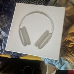 AirPods Max Got Them As A Gift Don’t Want Anymore