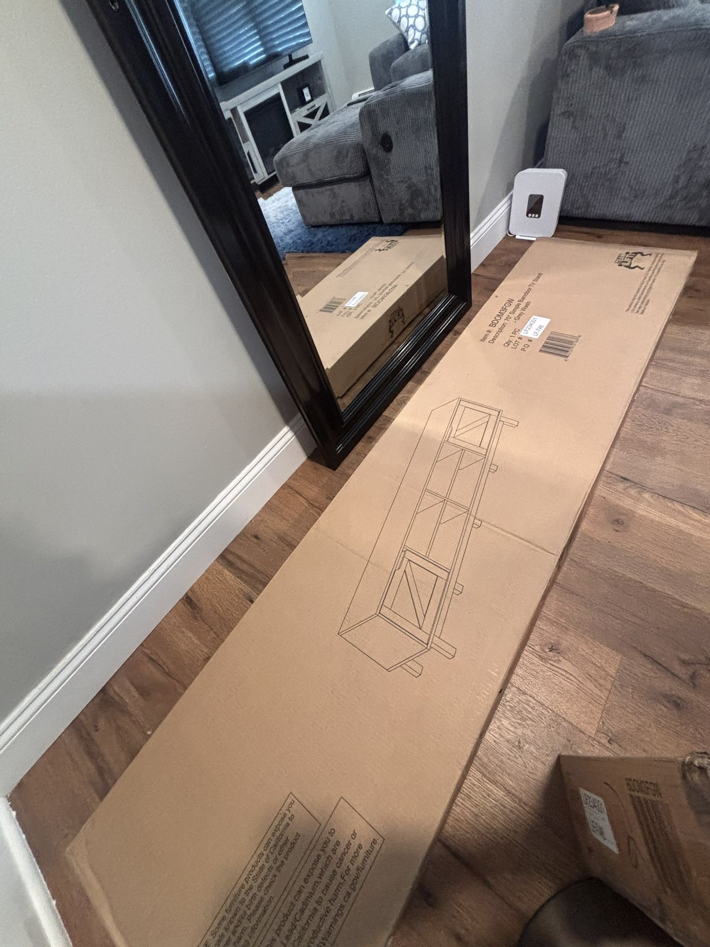 BRAND NEW 70" TV STAND