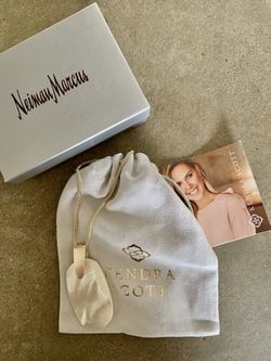 NWT! Kendra Scott Inez 14k Gold Pendant