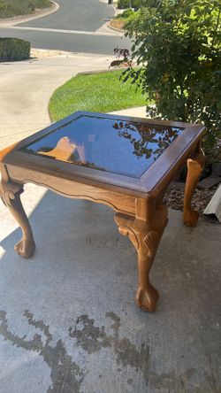 Coffee table / Side Table with glass top