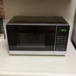 Brand New Microwave 