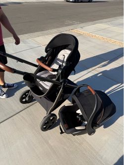 Maxi Cosi Zelia Luxe. 2 -in- 1 stroller