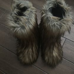 Cute fur boots