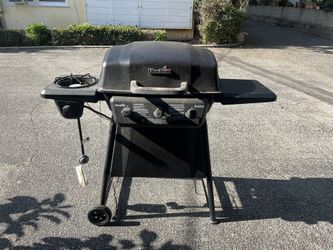 4 Burner Grill W/ Cover Included