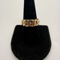 GOLD RING 10KT YELLOW GOLD, SIZE 8, 13.5 GRAMS 
