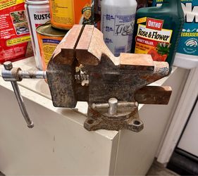 Colombian Heavy Duty Cast Iron Bench Vise