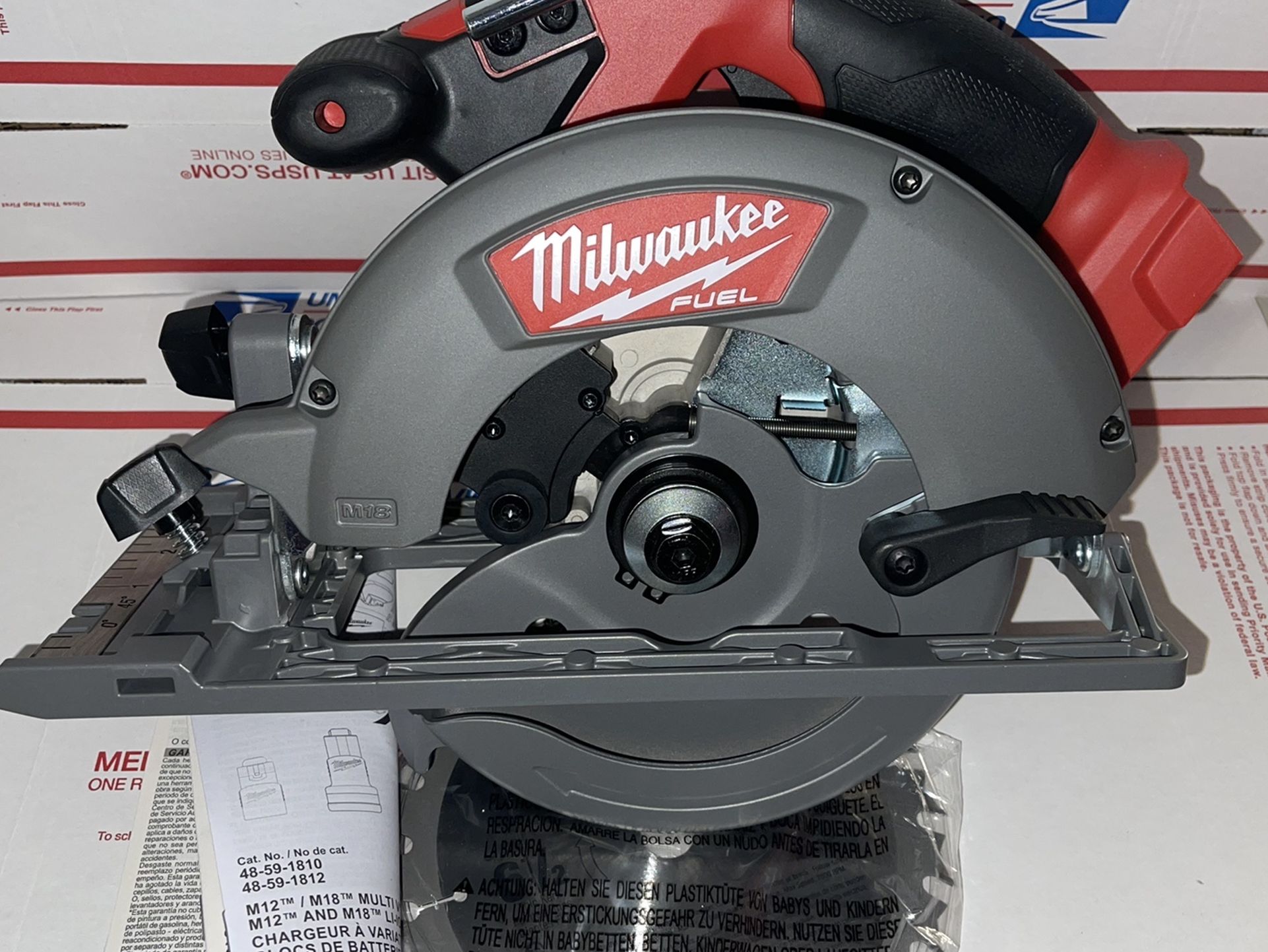 New! Milwaukee M18 Fuel 6-1/2 Right Hand Circular Saw. Tool Only.