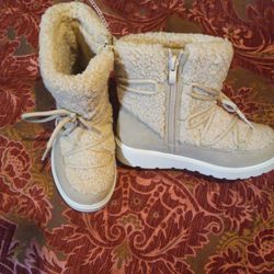 Girl Winter Boots Color Beige Size 3