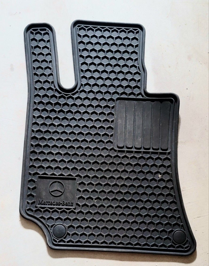20102016 (W212) OEM Authentic Genuine Mercedes Benz E class All Weather Rubber Floor Mats Price