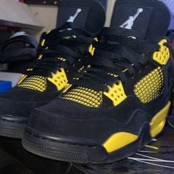 BLACK AND YELLOW THUNDER 4s