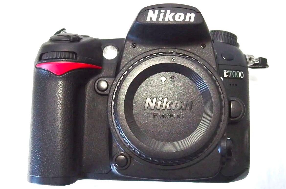 Nikon D7000 (1,747 Shutter Count)
