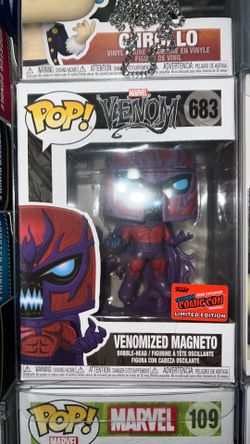 Venom used Magneto Con Sticker Funko pop