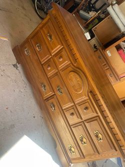 It’s stanly eight drawer solid dresser