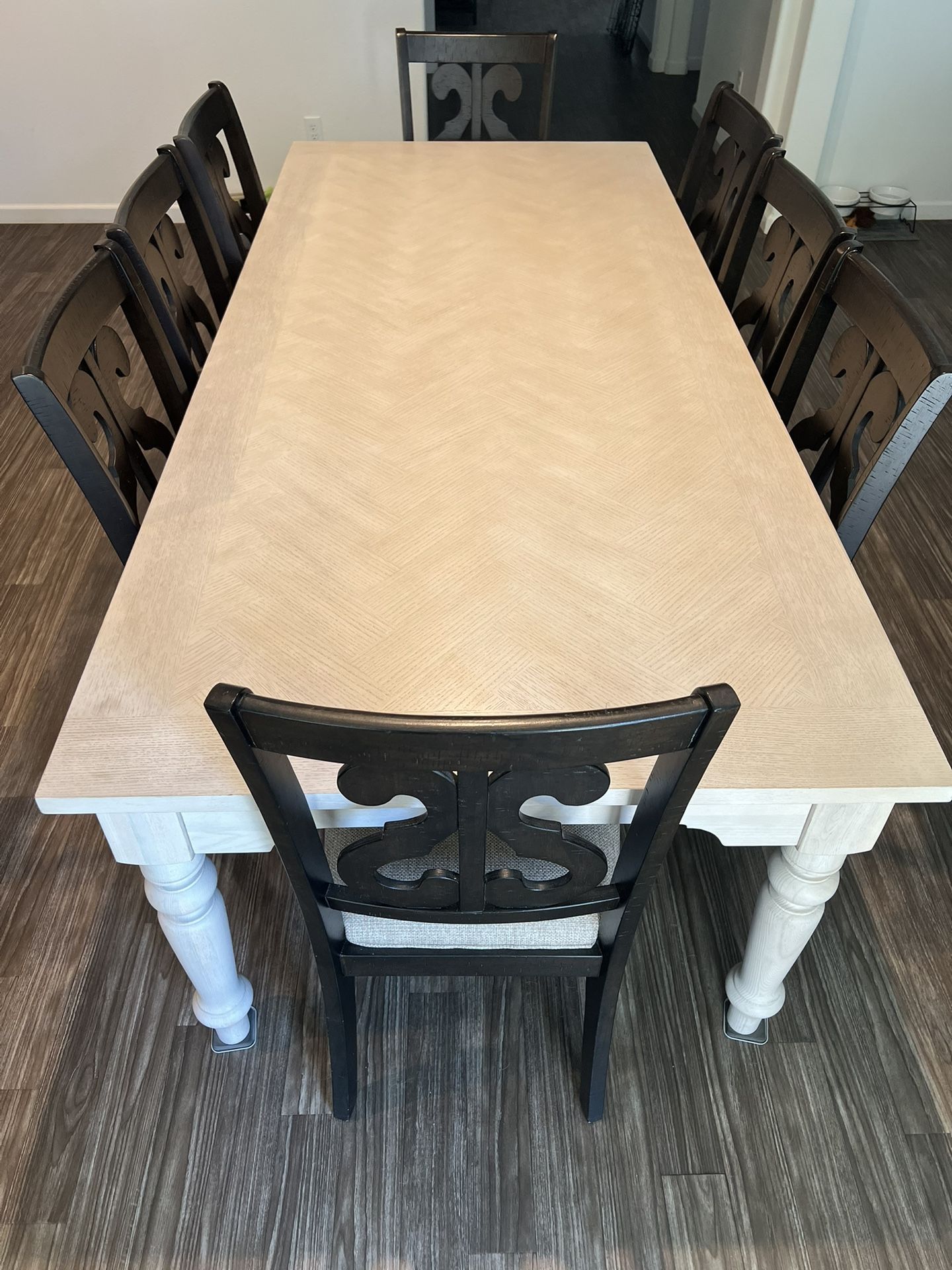 8 Person Herringbone Pattern Dining Table With chairs