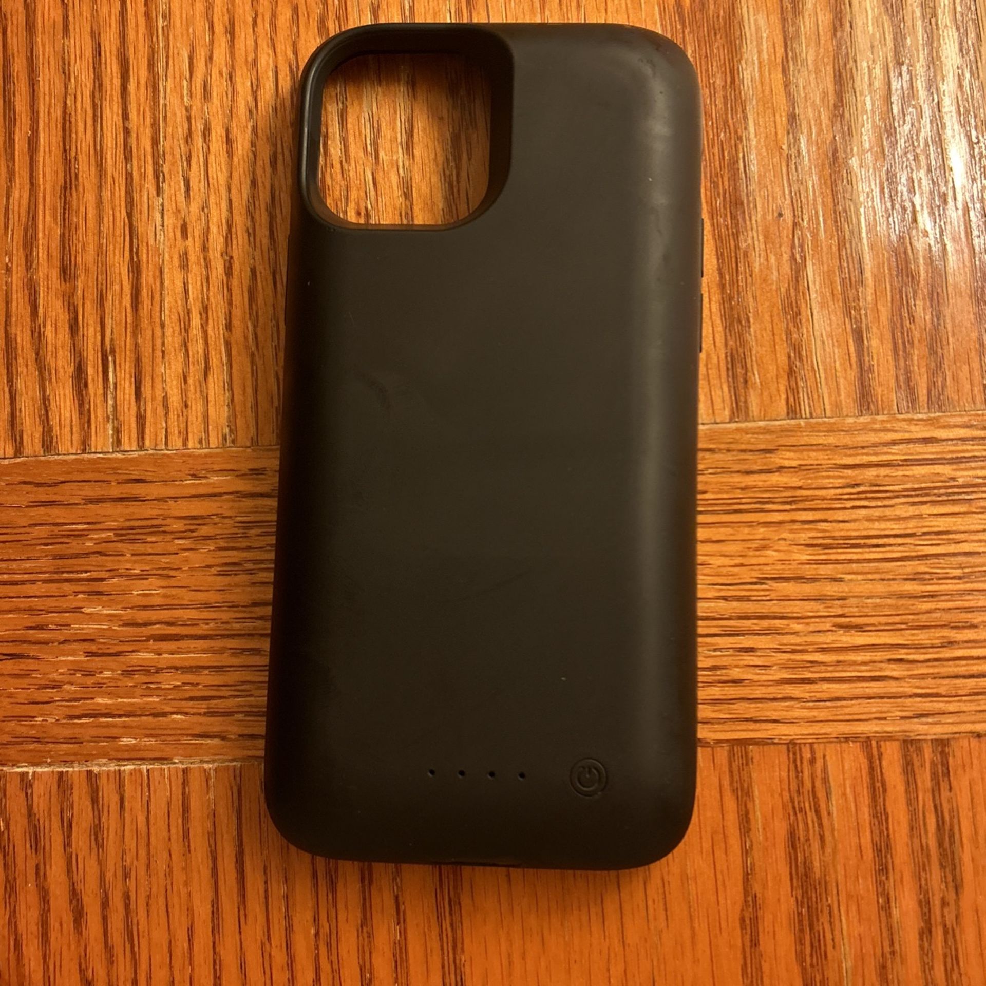 iPhone 12 Charging Case