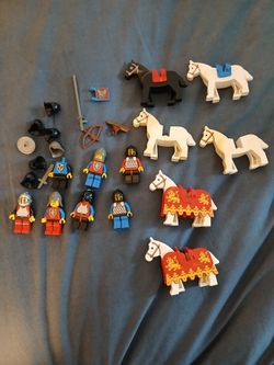 vintage LEGO Castle Knights Minifigures and Horses Lot