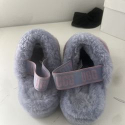 Uggs slippers 
