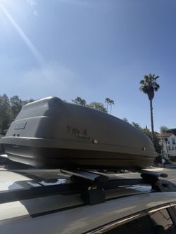 Thule Sidekick rooftop cargo box