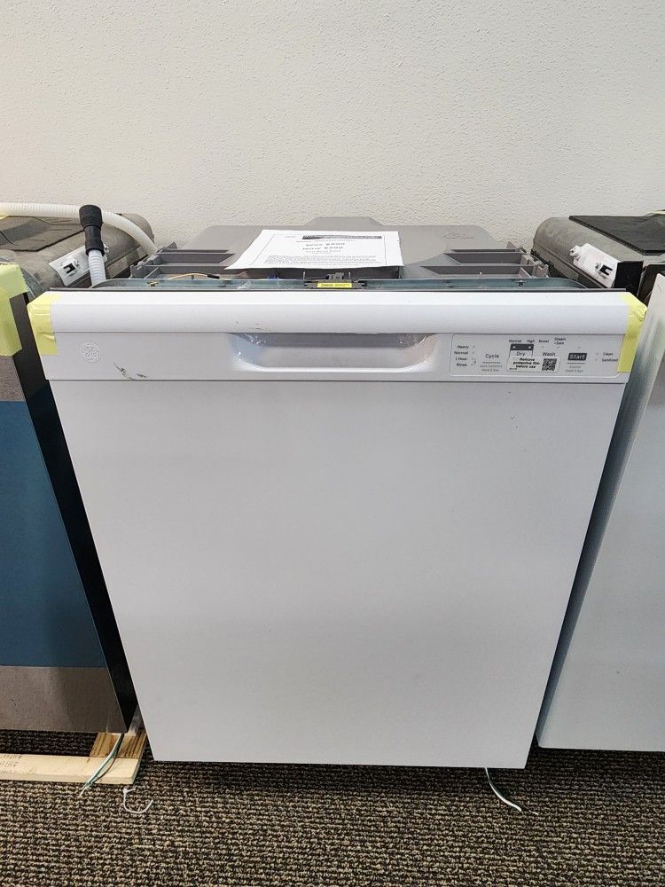 24 in. Built-In Tall Tub Front Control White
Dishwasher with Sanitize, Dry Boost, 55 dBA