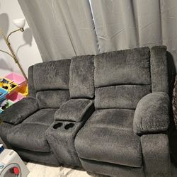 draycoll reclining loveseat with console 
