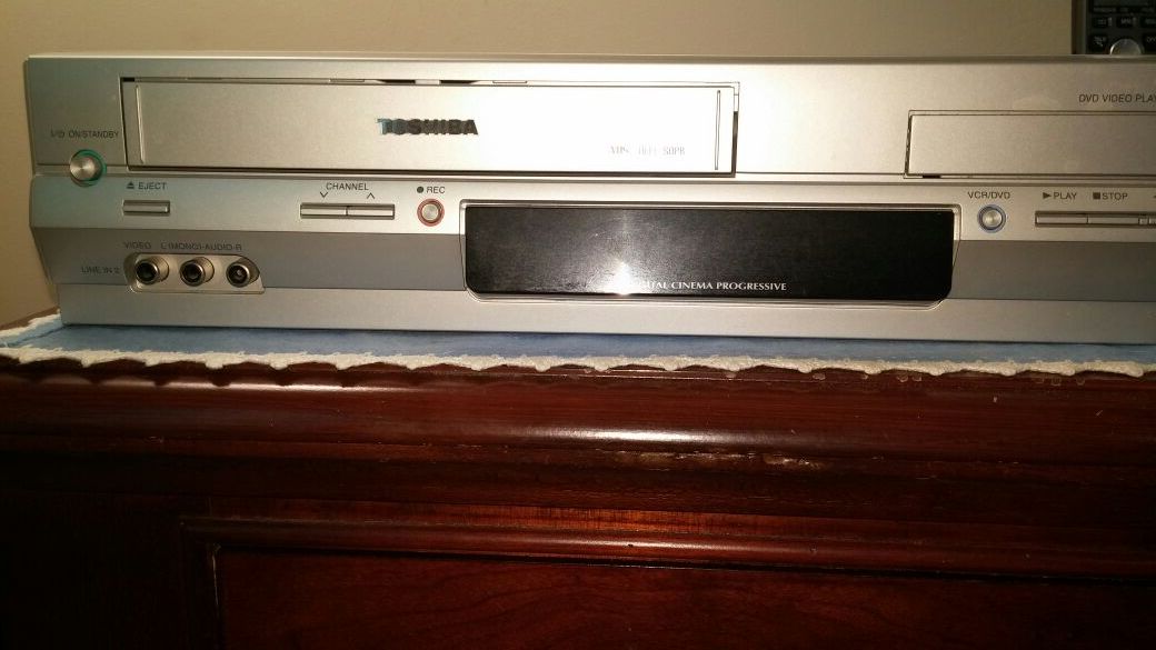 Toshiba dvd/vcr combo cd-v394su