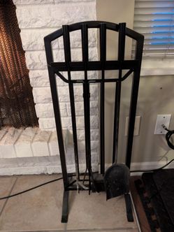 Fireplace set, tools and wood holder
