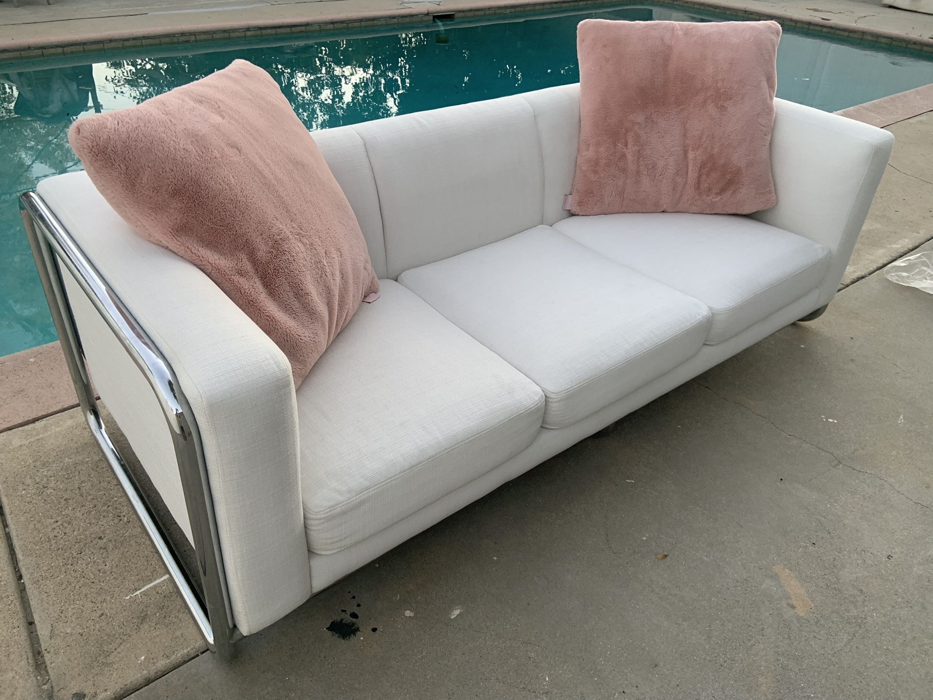 White Selene Sofa – 7’ Wide