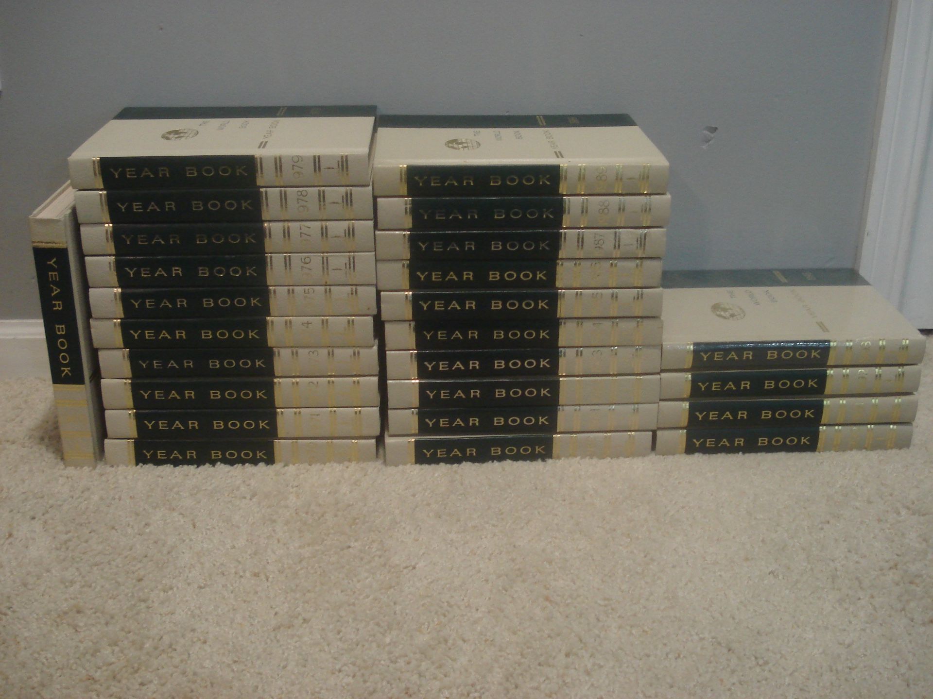 The World Book Yearbook Set 1(contact info removed)