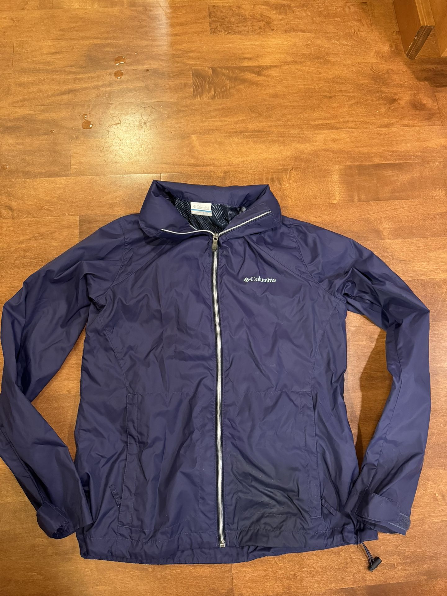 Columbia Raincoat Shipping Available