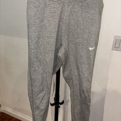 Size Medium Nike Sweat Pants 