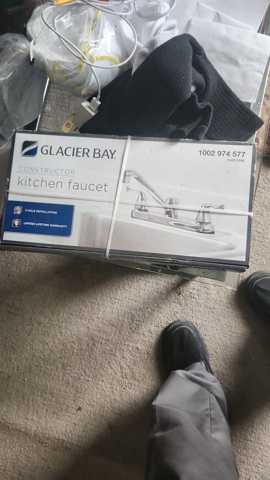 Glacier Bay .Kitchen Faucet 