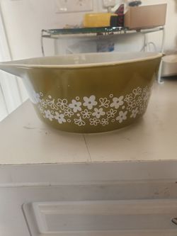 Vintage Pyrex Cassarole Dish