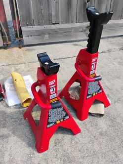 2x Big & Red 3 tons jacks