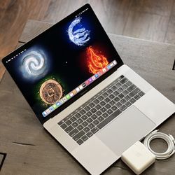 15” MacBook Pro / 2.2ghz i7 (6-CORE) 