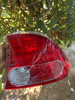 2006 Honda civic right tail light