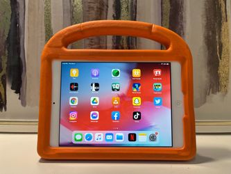Apple iPad Mini 2nd Gen White A1490 Tablet 7.9” iOS 12.5.8 32GB w/ Case - $29