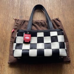 Harvey’s Seatbelt Bag Purse Black And White 