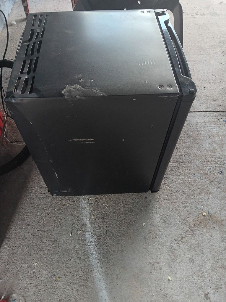 Smad 12V/110V Mini Fridge