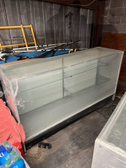 Glass showcase