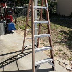 Werner 6 ft orange fiberglass step ladder