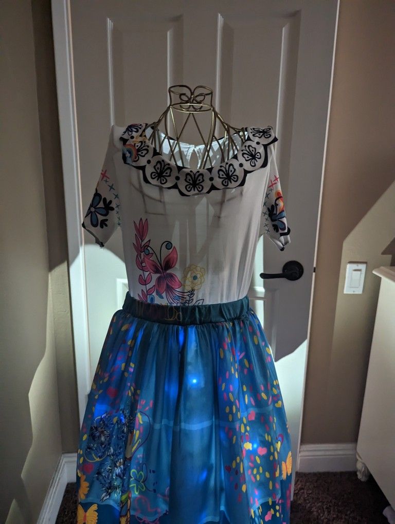 Mirabel Light-up Dress