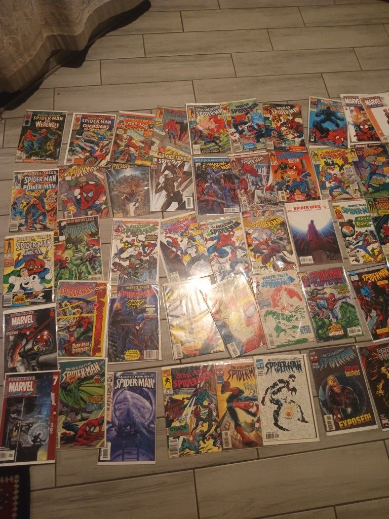 Huge Lot Of 50 Spiderman Comic Books