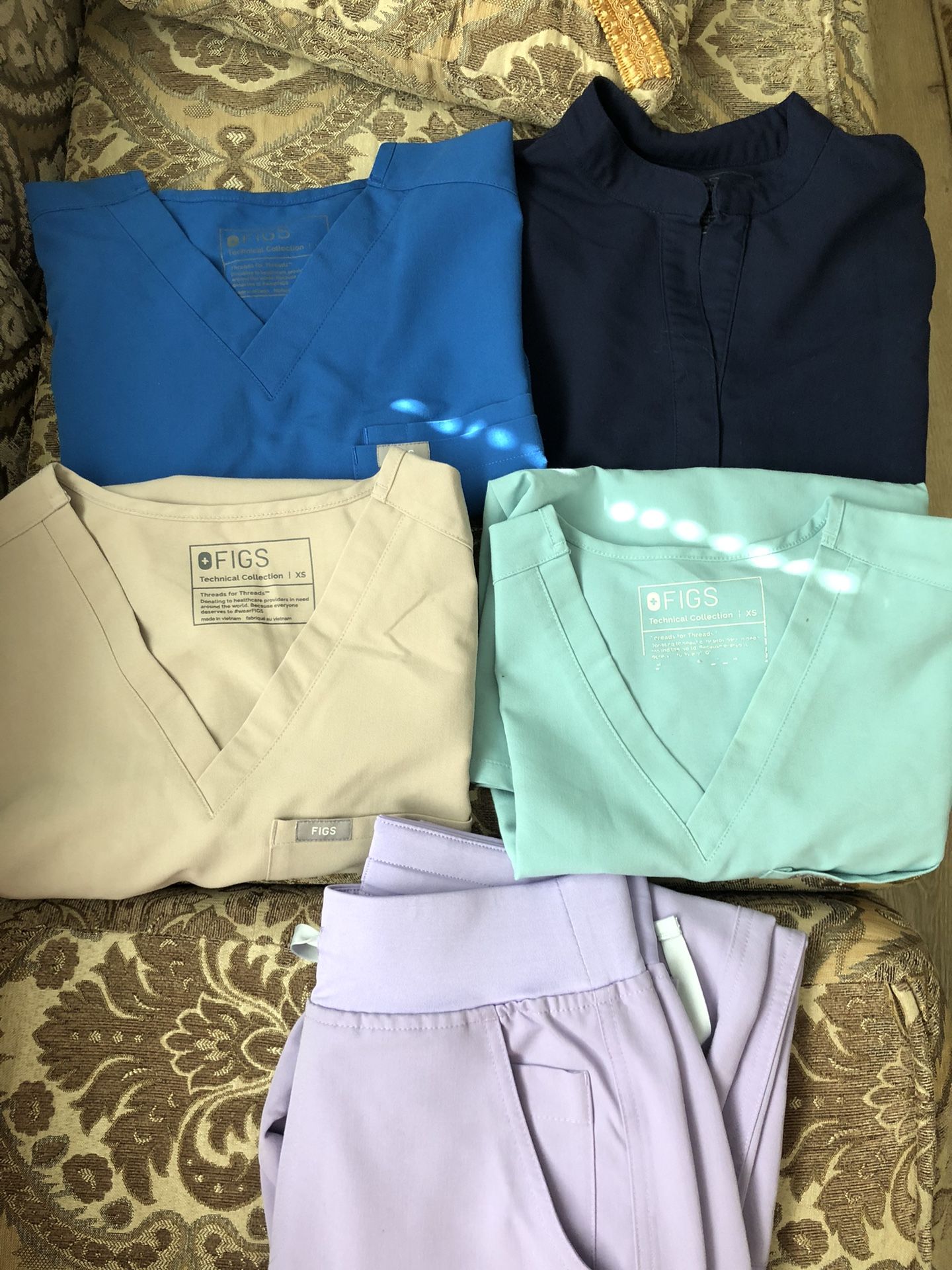 FIGS Women’s Scrub Tops Size XS