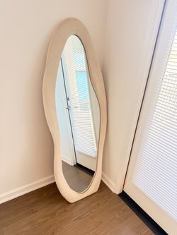 Wall mirror