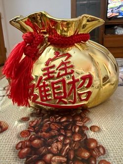 Asian Gold pot