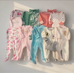 Baby Sleeper Lot size 6/9months