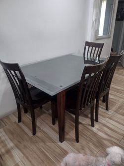 Kitchen table